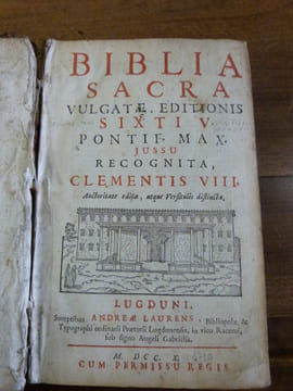 Biblia Sacra Vulgatae editionis sixti V. pontif Max jussu recognita, clementis VIII.. undefined