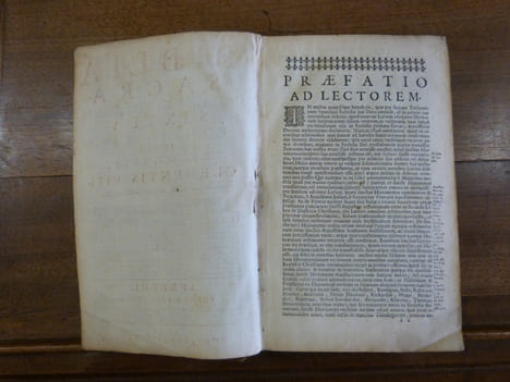 Biblia Sacra Vulgatae editionis sixti V. pontif Max jussu recognita, clementis VIII.. undefined