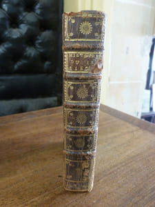 Histoire du dix-huitième siècle finissant à dec. 1740.