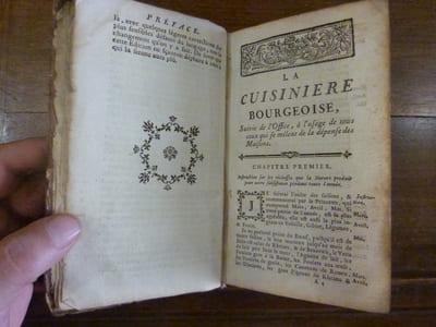 La Cuisinière Bourgeoise suivie de l'Office.
