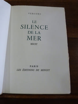 Le Silence de la mer - La Marche à l'étoile - Les Armes de la nuit.
. Vercors (pseudonyme de Jean Bruller).
