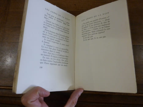 Le Silence de la mer - La Marche à l'étoile - Les Armes de la nuit.
. Vercors (pseudonyme de Jean Bruller).