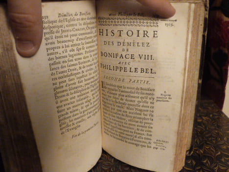 Histoire des démêlez du pape Boniface VIII avec Philippe Le Bel roi de France.. Baillet, Adrien.