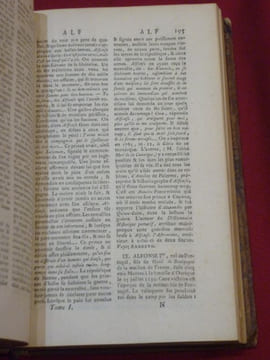 Nouveau Dictionnaire Historique, ou Histoire abrégée de tous les Hommes qui se sont fait un nom par des talens, des vertus, des forfaits, des erreurs, ...