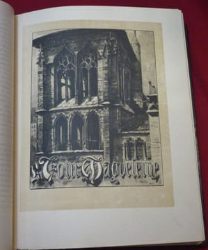 Vieilles Pierres Lyonnaises. Illustré de 5 Eaux-Fortes et de 350 Dessins dont 25 hors texte par Joannès Drevet.. VINGTRINIER, Emmanuel - DREVET, ...