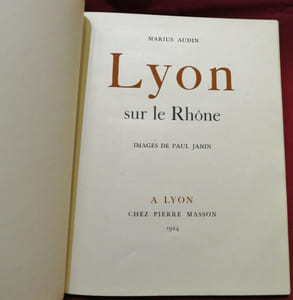 Lyon, sur le Rhône. Images de Paul Janin.