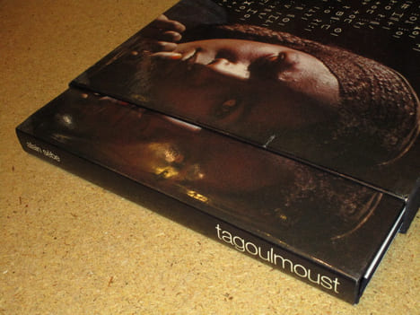 Tagoulmoust, "les gens du voile" : recueil de photos du Hoggar et Tassili N'Aijer, accompagné de poèmes touaregs.. SEBE Alain