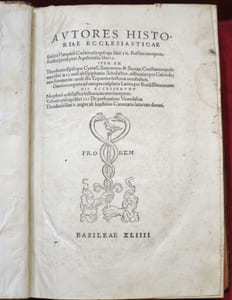 AUTORES HISTORIAE ECCLESIASTICAE. Eusebij Paphili Caesariensis episcopi libri IX. Ruffino interprete. Ruffini presbyteri Aquileienses, libri II. Item Ex. Theodorito Episcopo Cyrensi, Sozomeno & Socrate Constantinopolitano libri XII. versi ab Epiphanio Scholastico, Adbreviati per Cassiodorum Senatorem : unde illis Tripartitae historiae vocabulum. Omnia recognita ad antiqua explaria Latina, per Beatu Rhenanum. His Accesserunt. Nicephori ecclesiastica historia, incerto interprete. Victoris episcopi libri III De persecutione Vuandalica. Theodoriti Libri V. nuper ab Ioachimo Camerario Latinitate Donati.