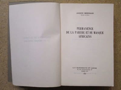 Permanence de la parure et du masque africains.