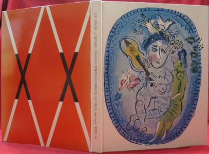 XXe siècle N° 26. Quatre thèmes. Les Maîtres de l'imaginaire, Marc Chagall. Inventaire de l'Art Africain, Portes à relief d'Afrique Occidentale. La VILLE. Les Grandes Etapes de l'Art Contemporain (1907-1917). Deux Lithographies originales en couleurs, par Marc Chagell et Vieira Da Silva.