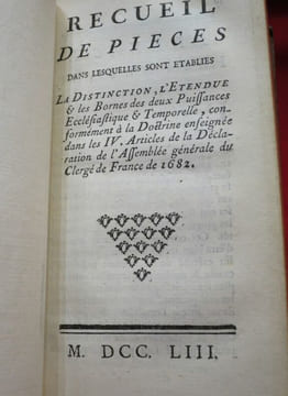 I. Remontrances du Parlement au Roi, du 9 Avril 1753. II. Recueil de pièces dans lesquelles sont établies La Distinction, l'Etendue & les Bornes des ...