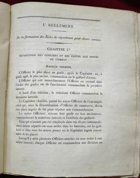 Ordonnance du Roi sur le Service des Officiers, des Elèves et des Maîtres à bord des batimens (Bâtiments) de la Marine Royale.. undefined