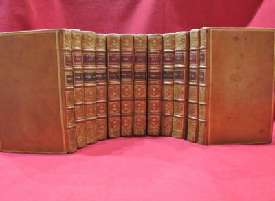Théâtre de P. CORNEILLE, Avec des Commentaires, et autres morceaux intéressans (intéressants) (12 volumes).