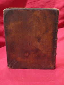 Bibliothèque universelle des historiens; contenant leurs vies, l'abregé, la chronologie, la geographie, et la critique de leurs histoires; Un jugement sur leur style, & leur Caractère; & le denombrement des differentes éditions de leurs Oeuvres. Avec des tables chronologiques et géographiques.