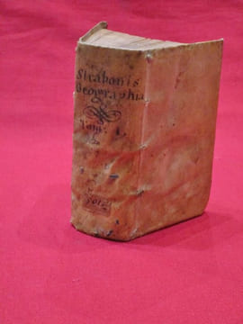 De situ orbis libru XVII. Editi quidem in eorum gratiam, qui Geographiae studiosi sunt, olim (ut putatur) à Guarino Ve ronesi, [...]. Tome I seul.. ...
