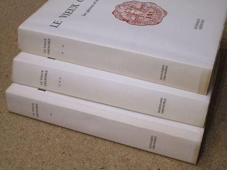 Le Vieux Grenoble : ses pierres et son âme, ses artistes, ses trésors d'art (3 volumes).. FONVIEILLE René / AVEZOU Robert / BASSETTE Louis / BOCQUET ...
