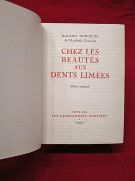 Chez les beautés aux dents limées. Édition originale.. DORGELES Roland