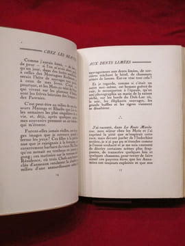 Chez les beautés aux dents limées. Édition originale.. DORGELES Roland