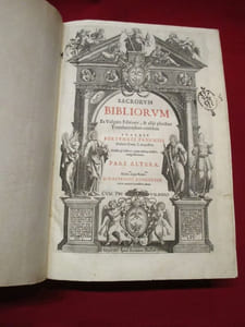 [Bible en latin] Sacra Biblia vulgate editione, Translat. ex Hebraeo Sanctis Pagnini, Transl. Romana ex Septuag. & Chaldaicae Paraphrasis Trans. congesta. (2 volumes)