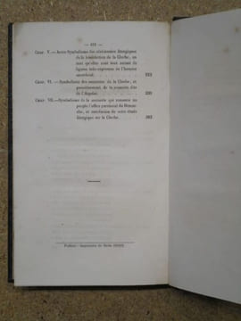Essai sur LE SYMBOLISME DE LA CLOCHE dans ses rapports et ses harmonies avec la religion, par un prêtre du clergé paroissial.. undefined