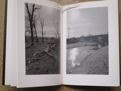En longeant quelques rivières : photographies et conversations.