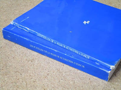 Les fouilles de la MAISON AU DAUPHIN : recherches sur la romanisation de Vaison-la-Romaine : textes et planches, dépliants (2 volumes).