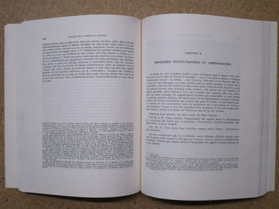 Les fouilles de la MAISON AU DAUPHIN : recherches sur la romanisation de Vaison-la-Romaine : textes et planches, dépliants (2 volumes).