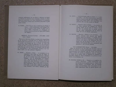 Recueil de petites constructions datant de la fin du XVIIIe siècle et du début du XIXe empruntés aux oeuvres de Bélanger, Bruyère, Chalgrin, Ledoux, Normand, Seheult, etc...