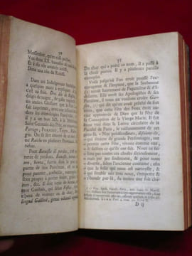 [deux textes reliés ensemble] Mémoires pour servir a l'histoire de la fête des foux (fous). [suivi de] Le Nouvel an, poëme heroi-fou.. DU TILLIOT, ...