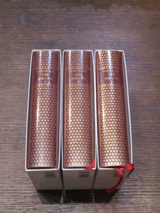 Histoire des moeurs (3 volumes): tome I : Les coordonnées de l'homme et la culture matérielle, tome II : Modes et modèles; tome III : Thèmes et systèmes culturels. 