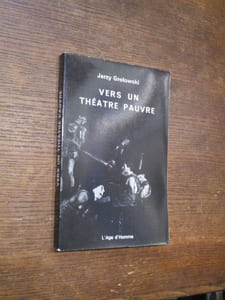 Vers un théâtre pauvre.