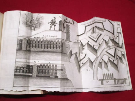 Élémens (Éléments) de fortification, de l'attaque et de la défense des places; contenant les systêmes des Auteurs les plus célèbres, neuf Systêmes de ...