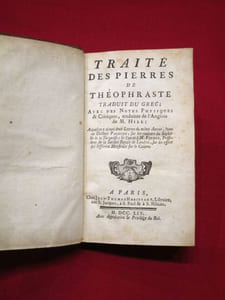 Traité des pierres de Théophraste traduit du grec; avec des notes physiques & critiques, traduites de l'Anglois de M. Hill; [...]