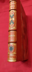 Thaïs.