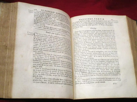 Le parfait mareschal (maréchal) qui enseigne a connoistre (connaitre) la beauté, la bonté & les defauts des chevaux. Les signes & les causes des ...