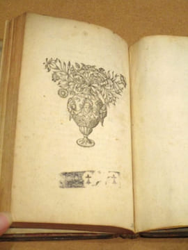 La cueillette de la soye (soie), par la nourriture des Vers qui la font. Échantillon du Théâtre d'Agriculture d'Olivier de Serres seigneur du Pradel.. ...