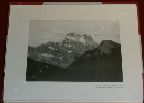 Les Montagnes Dauphinoises : Le Pays Briançonnais. De Briançon au Viso - La Vallée de Névache et le Queyras.. FERRAND, Henri.