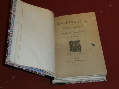 Rochetaillée en Franc-lyonnais.