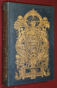 Le Voyageur de la Jeunesse dans les cinq parties du Monde contenant La description Géographique et Pittoresque des divers Pays. L'Esquisse des moeurs de chaque Peuple ; le Tableau des Religions et des Gouvernements ; l'Histoire rapide des Principaux Etats ; des Détails ethnographiques sur les races humaines ; l'Indication des produits agricoles et industriels des diverses contrées de la Terre ; et le peinture des Merveilles de la nature et de l'Art.