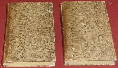 Voyage à l'Île de Ceylan, fait dans les années 1797 à 1800 ; Contenant l'Histoire, la Géographie et la Description des moeurs des habitans, ainsi que celle des productions naturelles du pays, par Robert Percival, Suivi de la relation d'une Ambassade envoyée, en 1800, au roi de Candy ; orné de plusieurs planches, et d'une carte de l'île de Ceylan, dressée par M. Arrowsmith, d'après l'original appartenant à la Compagnie de Indes Orientales (2 volumes).