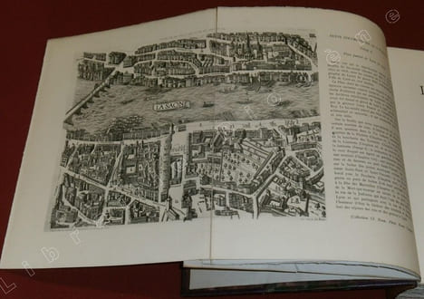 La vie galante à Lyon au bon vieux temps. Histoire anecdotique et illustrée des moeurs intimes lyonnaises à toutes les époques.. ROUX, Claudius - ...
