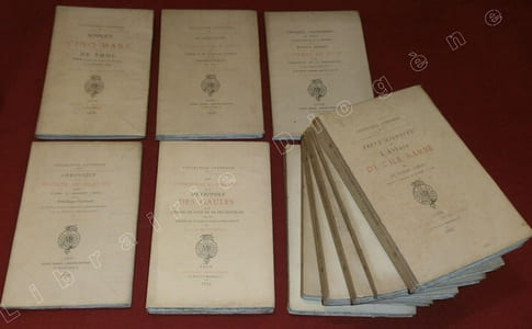 Tome 1 : Supplice de Cinq Mars et de De Thou, décapités à Lyon, sur la place des Terreaux, le 12 septembre 1642. Relation d'un témoin oculaire, xvii-59 pages - Tome 2 : Destruction de l'église de St-Just du cloître et de partie du faubourg par les Protestants en 1562, Enquête et Procès-Verbaux, xvii-74 pages - Tome 3 : L'Antiquité, l'Establissement, le lustre, le bien spirituel et le temporel de la royale abbaye de St-Pierre de Lyon avec les merveilles de la Providence, les changements et les divers accidents que l'on y a vus par J. de SAINT-AUBIN,, viii-63 pages - Tome 4 : Chronique de la maison de Beaujeu, publiée d'après le manuscrit unique de la Bibliothèque Nationale et suivie d'un Tableau généalogique de la Famille de Beaujeu par M.-C. GIGUE, xiv-61 pages - Tome 5 : Les Antiquités et la Fondation de la métropole des Gaules ou de l'Eglise de Lyon et de ses chapelles avec les Epitaphes que le temps y a religieusement conservé par le Sr de QUINCARNON, xiii-121 pages, Tome 6 : Nombre des Eglises qui sont dans l'enclos et dépendances de la ville de Lyon, Avec une exacte recherche du temps & par qui elles y ont été fondées, par Isaac LE FEBVRE, Lyonnais, 1627, vii-94 pages - Tome 7 : Brève histoire de l'Abbaye de l'Ile-Barbe par Mre BEZIAN ARROY, xi-191 pages - Tome 8 : Catalogue des antiques érections des villes, cités, fleuves & fontaines Assises ès Trois Gaules par Gilles CORROZET, Parisien et Claude CHAMPIER, Lyonnais, viii-150 et 108 pages (2 tomes) - Tome 9 :  La Fondation et les Antiquités de la Basilique de Saint-Paul de Lyon par le Sieur de QUINCARNON - Tome 10 : Histoire & Miracles de Notre-Dame de Bonnes-Nouvelles des Célestins de Lyon, par Le R.P. Benoist GONON, Célestin, viii-134 pages, (11 volumes).