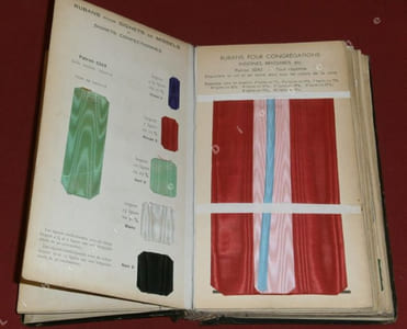 Catalogue d'Echantillons : Ceintures de Prêtres - Signets.