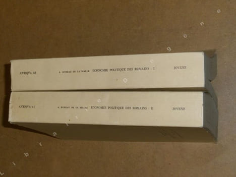 Economie politique des Romains, précédée d'une "Nota di lettura" et de réflexions sur divers sujets par Bertrand Hemmerdinger (2 volumes).. DUREAU DE ...