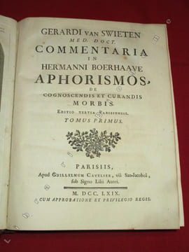 Commentaria in Hermanni Boerhaave Aphorismos de Cognoscendis et Curandis morbis (complet en 5 volumes).. VAN SWIETEN Gérard Gerardi Gerhard - ...