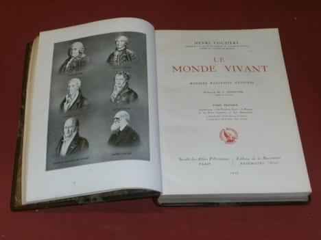 Le Monde Vivant : Histoire Naturelle illustrée (5 volumes).. COUTIERE, Henri.