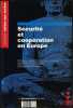 SÉCURITÉ ET COOPÉRATION EN EUROPE; Les textes du processur de Helsinki rassemblés et présentés par E. D.; Coll. Retour aux textes. DECAUX (Emmanuel)