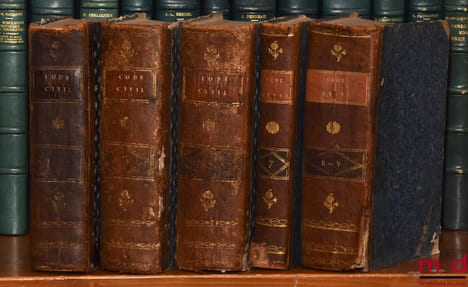 CODE CIVIL AVEC DES NOTES EXPLICATIVES RÉDIGÉES PAR DES JURISCONSULTES QUI ONT CONCOURU À LA CONFECTION DU CODE; – Tableau de la législation ancienne ...
