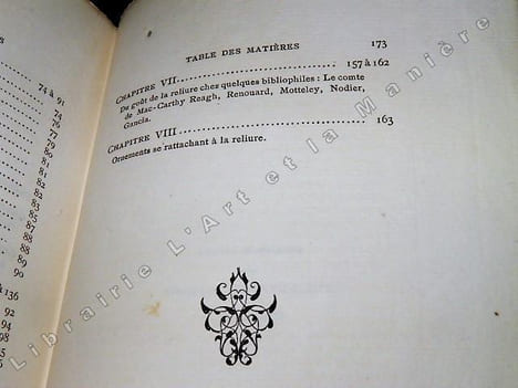 Etudes sur la Reliure des Livres et sur les Collections de Bibliophiles Célèbres. . BRUNET, Gustave.
