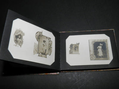 Petit album Belle Epoque de 11 photographies miniatures de femmes [PHOTOGRAPHIES ORIGINALES - ART NOUVEAU]. 